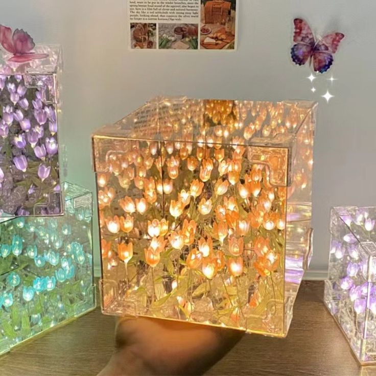 Lámpara De Tulipanes en forma de Cubo